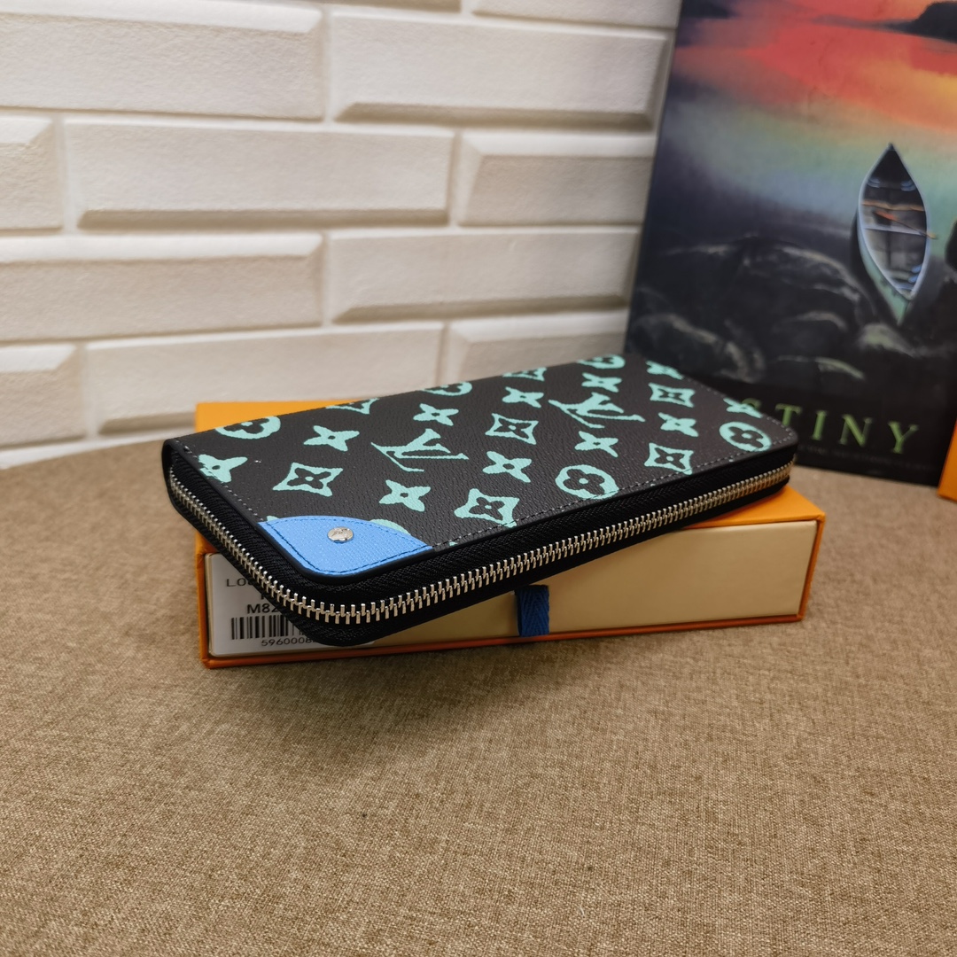 Clutch wallet in a woman's hand