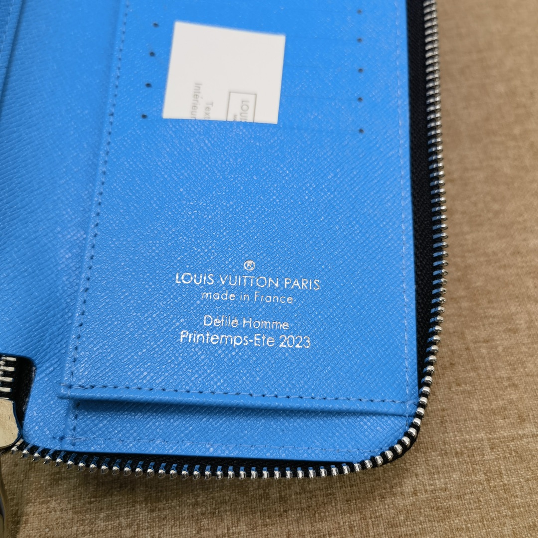 Premium Clutch Wallet Packaging