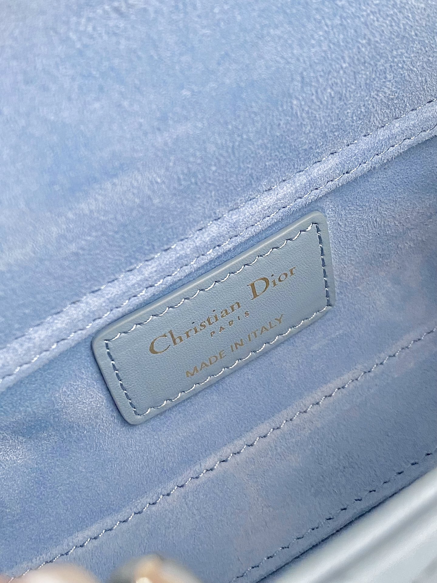 Dior 云雾蓝 超迷你𝗗-𝗝𝗼𝘆 𝗯𝗮𝗴七夕爱心款 果然就是轮回 回归了一把中古戴妃长方包形