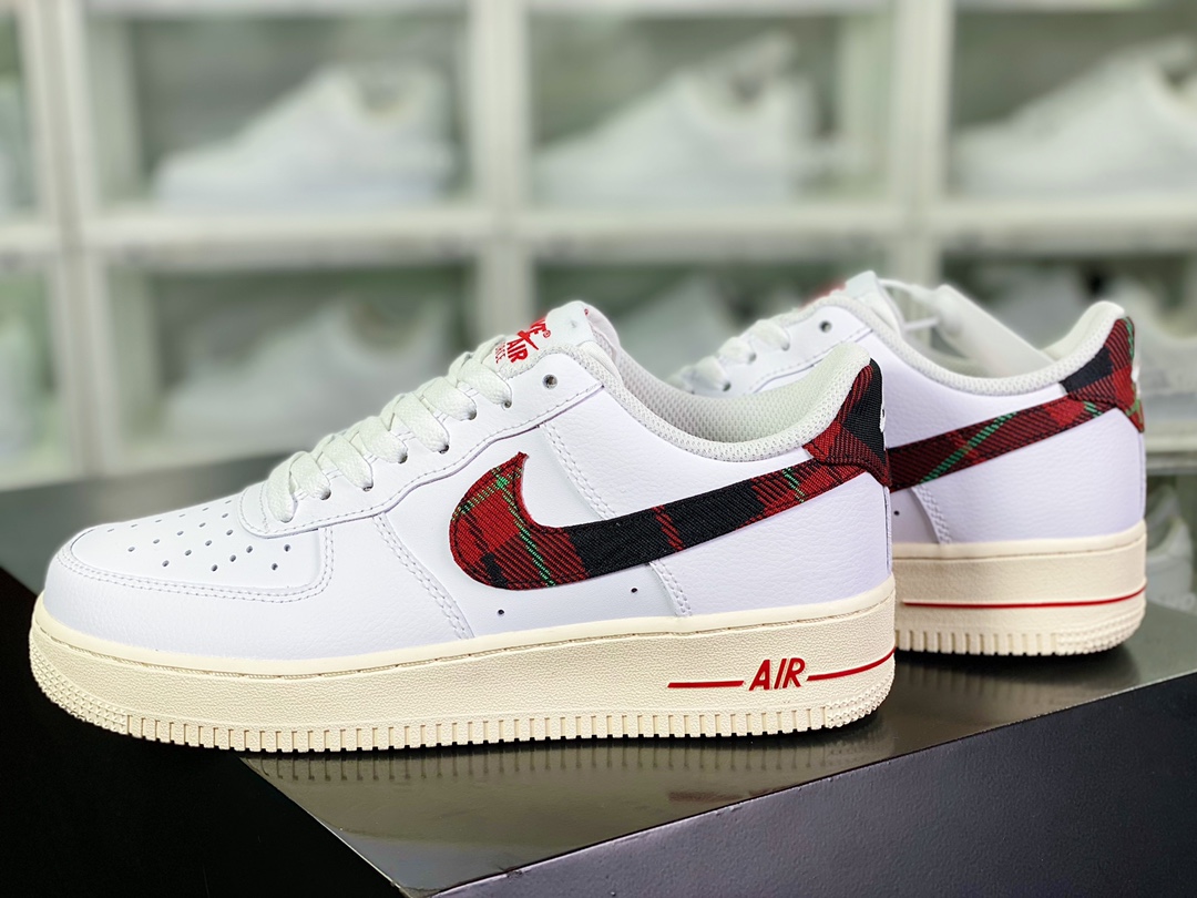 Air Force 1′07 Low”Plaid”空军一号经典低帮板鞋“白酒红绿苏格兰格子奶油底”DV0789-100