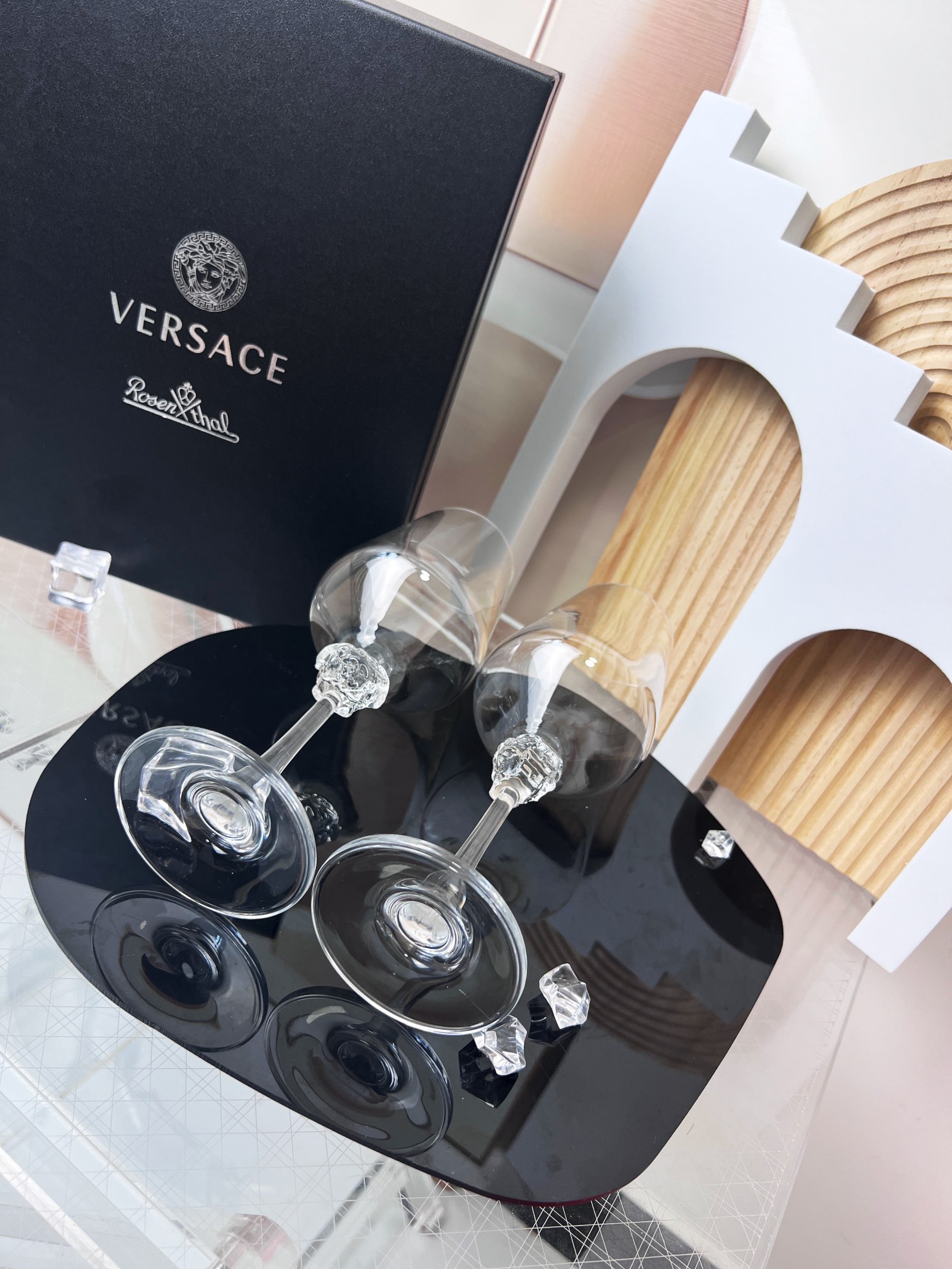 Versace Home brings the house’s signature Italian luxury and distinctive - Home&Textlile 8