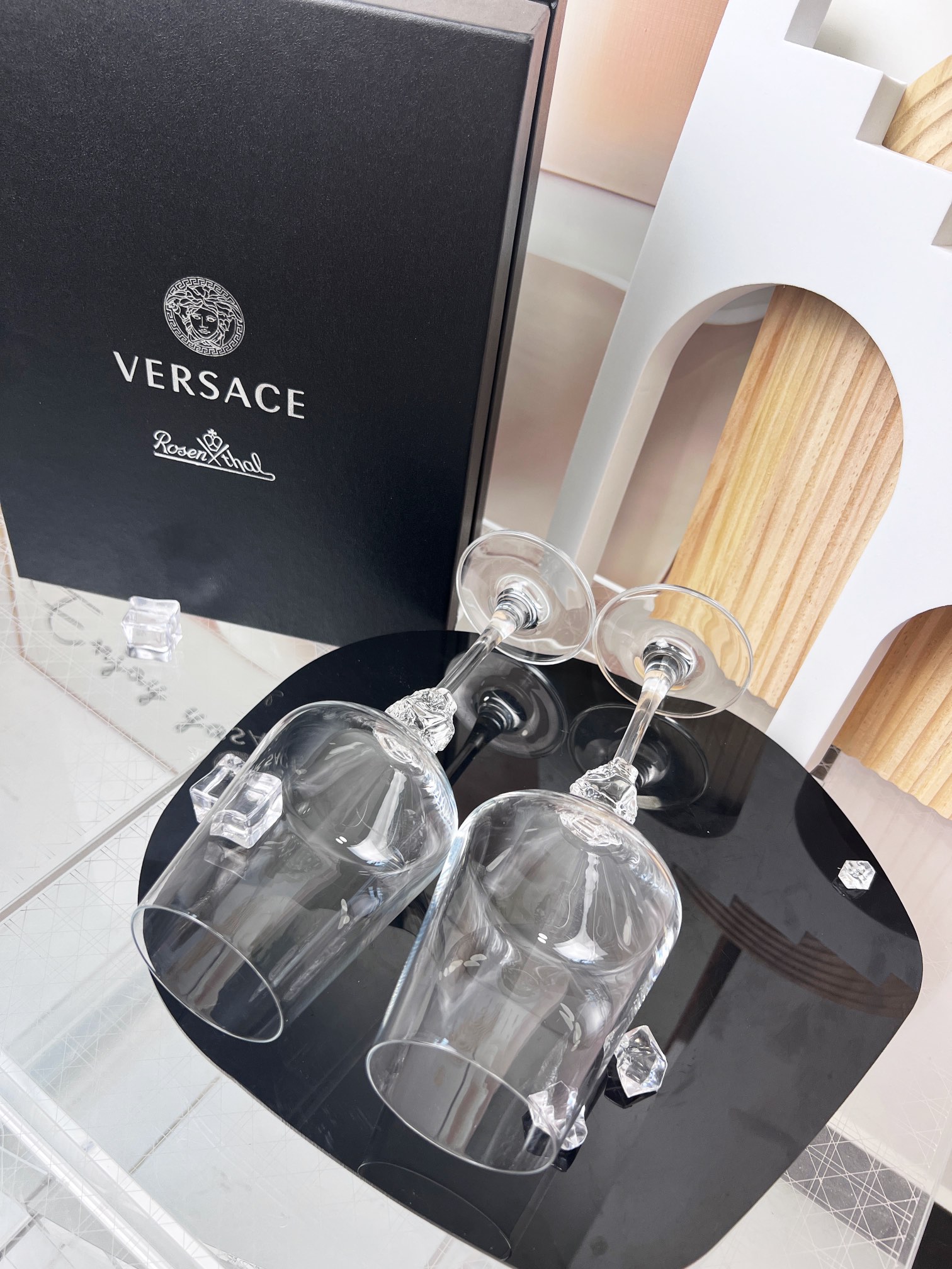 Versace Home brings the house’s signature Italian luxury and distinctive - Home&Textlile 9