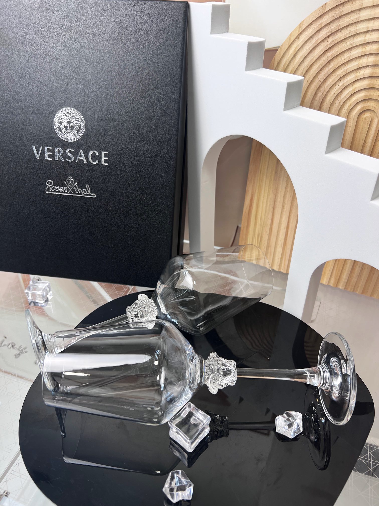 Versace Home brings the house’s signature Italian luxury and distinctive - Home&Textlile 3