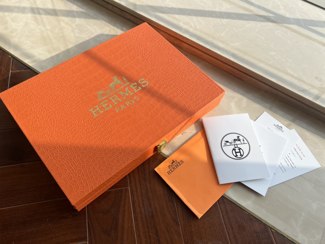Hermès item