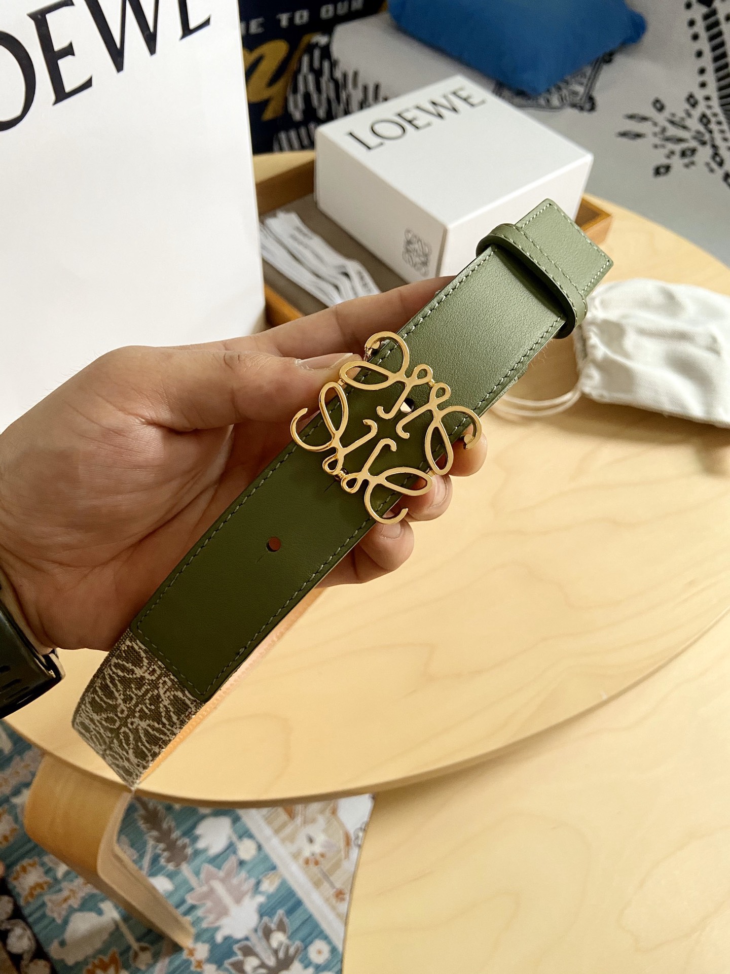 Loewe 新款罗意威LOEWE Anagram女士腰带 带身采用进口小牛皮+Anagram图案提花织物 配有LOEWE Anagram图案扣头 代购级别 宽度3