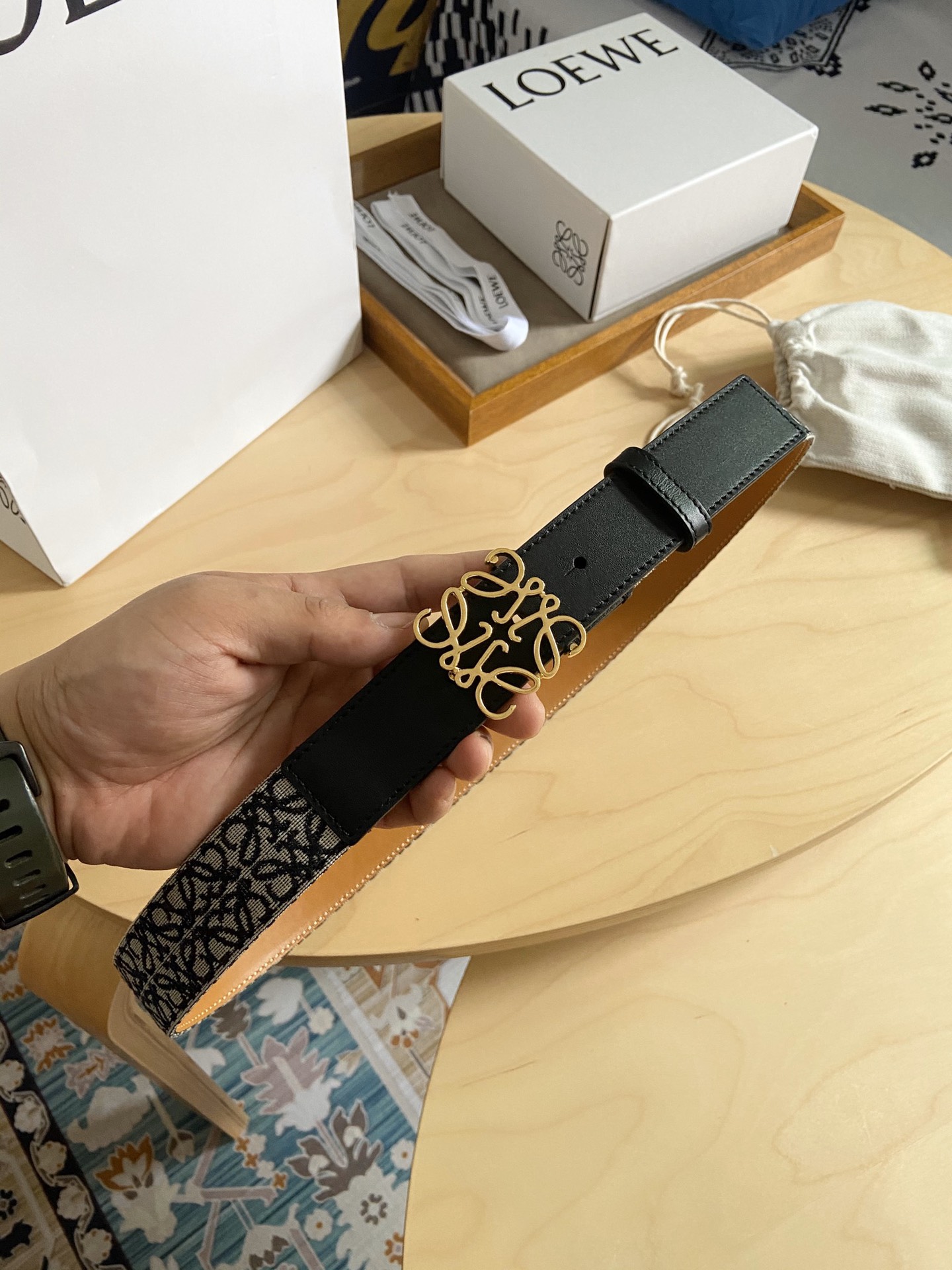 Loewe 新款罗意威LOEWE Anagram女士腰带 带身采用进口小牛皮+Anagram图案提花织物 配有LOEWE Anagram图案扣头 代购级别 宽度3