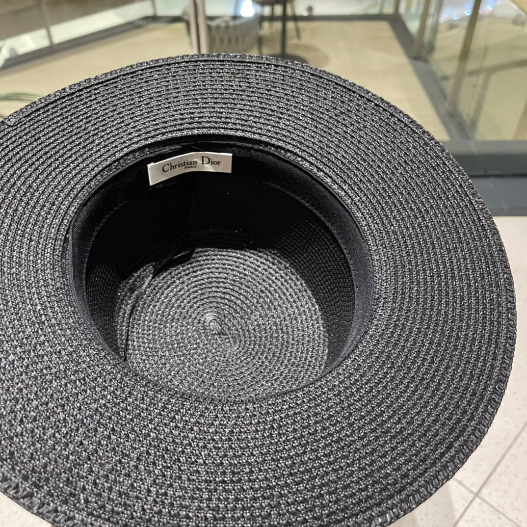 【DIOR迪奥】新款草编遮阳草帽盆帽🤩沙滩风，简约大方，百搭单品～出街首选，新款帽型超美腻，新品上架