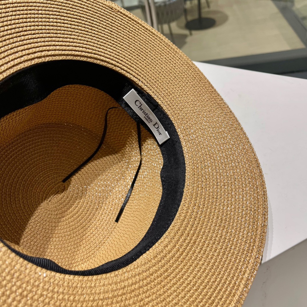 【DIOR迪奥】新款草编遮阳草帽盆帽🤩沙滩风，简约大方，百搭单品～出街首选，新款帽型超美腻，新品上架