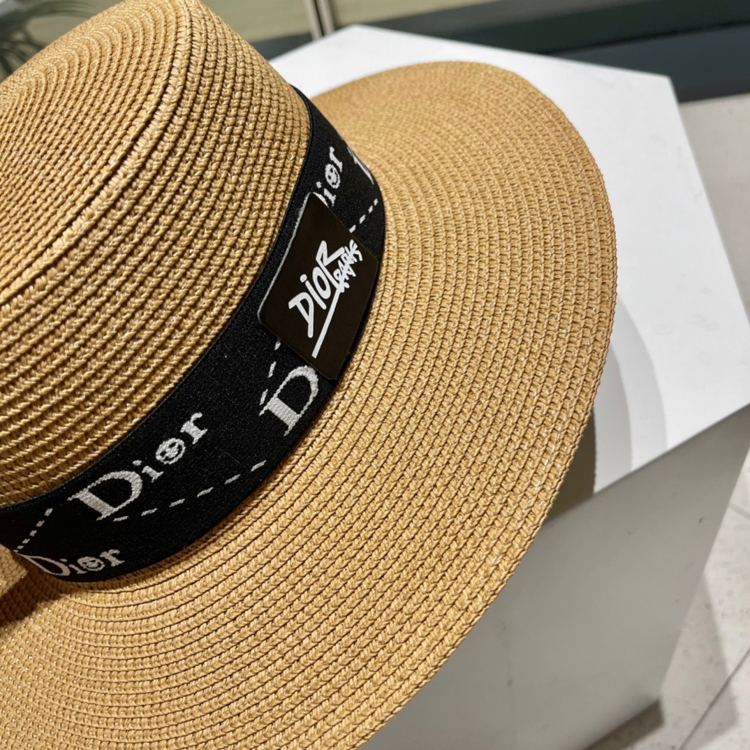 【DIOR迪奥】新款草编遮阳草帽盆帽🤩沙滩风，简约大方，百搭单品～出街首选，新款帽型超美腻，新品上架