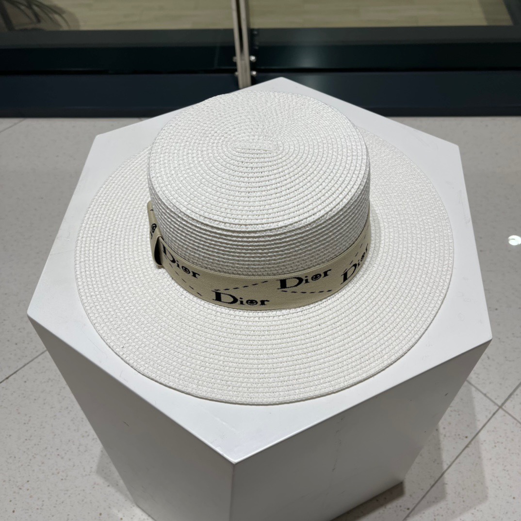 【DIOR迪奥】新款草编遮阳草帽盆帽🤩沙滩风，简约大方，百搭单品～出街首选，新款帽型超美腻，新品上架