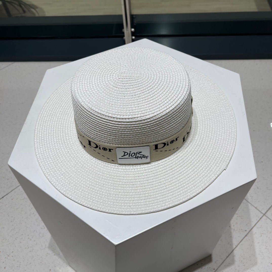 NO:356980,【DIOR】New straw woven straw hat basin hat beach style, simple and elegant, versatile items~ the first choice for outing the street, the new hat shape is super beautiful, the new product is on the shelves of the hat straw hat fisherman hat baseball hat, hat, dior, dior, espadrilles, espadrilles, hats【DIOR迪奥】新款草编遮阳草帽盆帽沙滩风,简约大方,百搭单品～出街首选,新款帽型超美腻,新品上架帽子草帽渔夫帽棒球帽,帽子,dior,dior,espadrilles,espadrilles,hats,hat