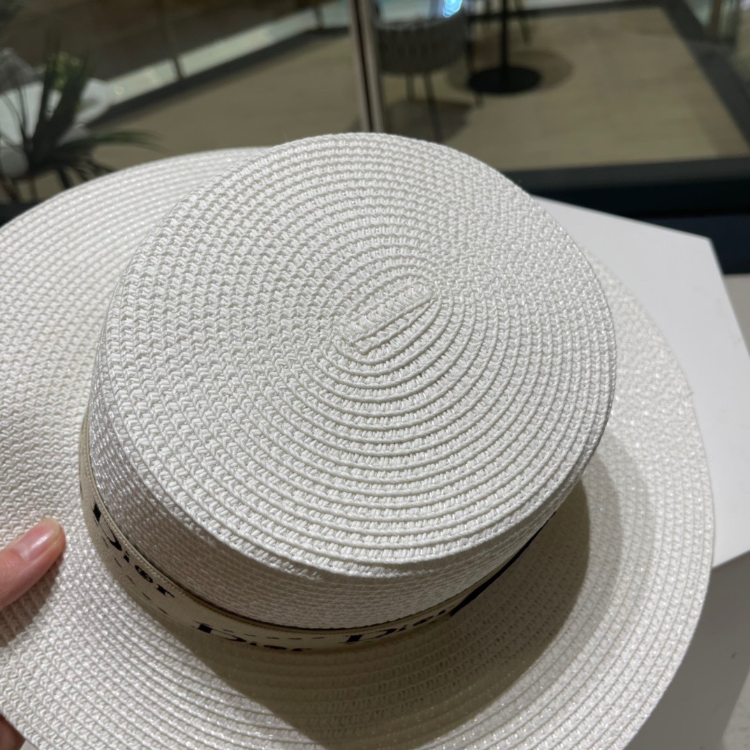 【DIOR迪奥】新款草编遮阳草帽盆帽🤩沙滩风，简约大方，百搭单品～出街首选，新款帽型超美腻，新品上架