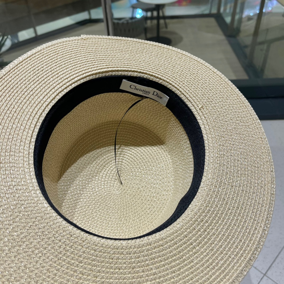 【DIOR迪奥】新款草编遮阳草帽盆帽🤩沙滩风，简约大方，百搭单品～出街首选，新款帽型超美腻，新品上架