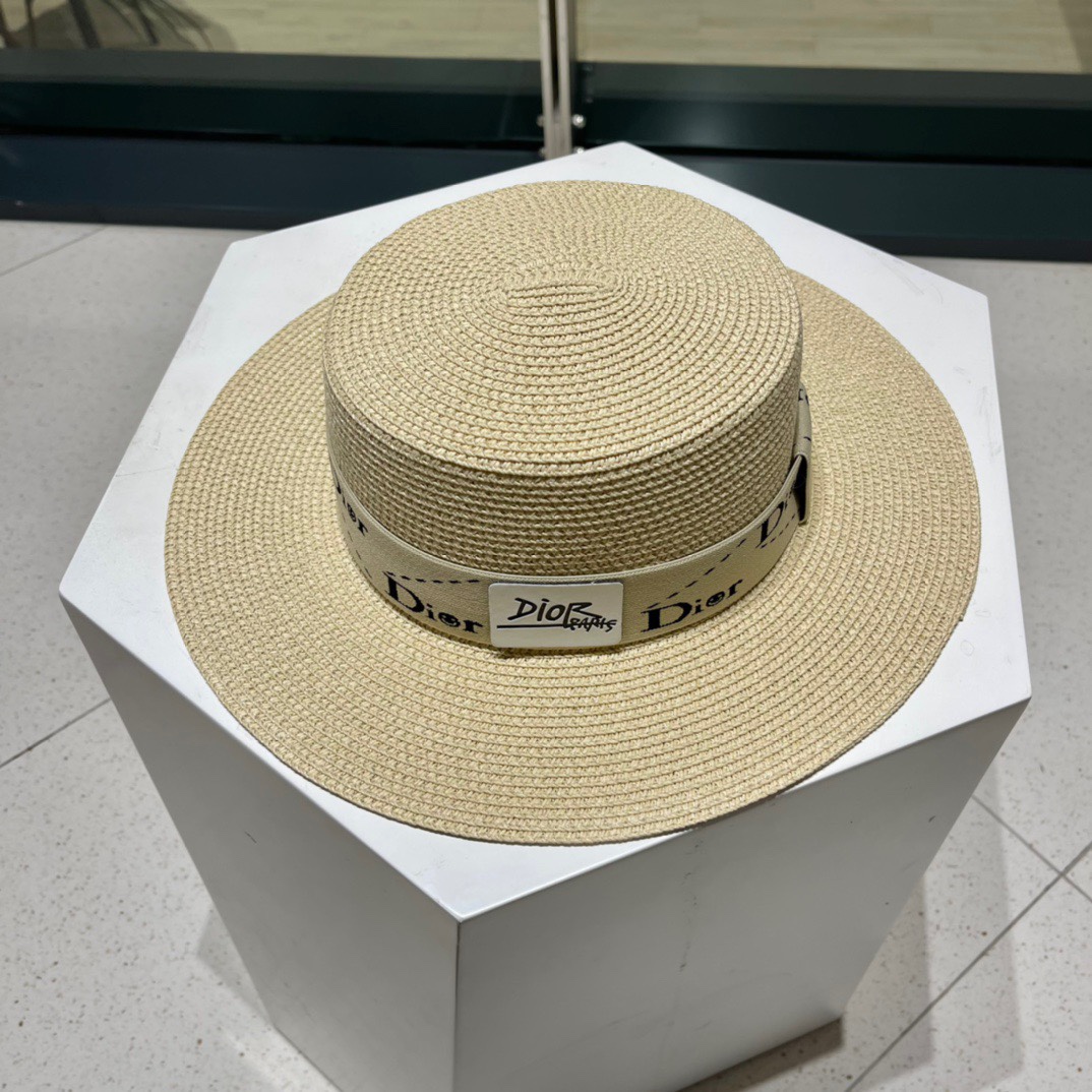 【DIOR迪奥】新款草编遮阳草帽盆帽🤩沙滩风，简约大方，百搭单品～出街首选，新款帽型超美腻，新品上架