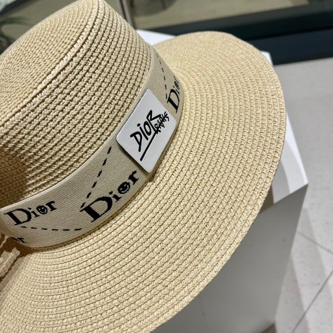 【DIOR迪奥】新款草编遮阳草帽盆帽🤩沙滩风，简约大方，百搭单品～出街首选，新款帽型超美腻，新品上架