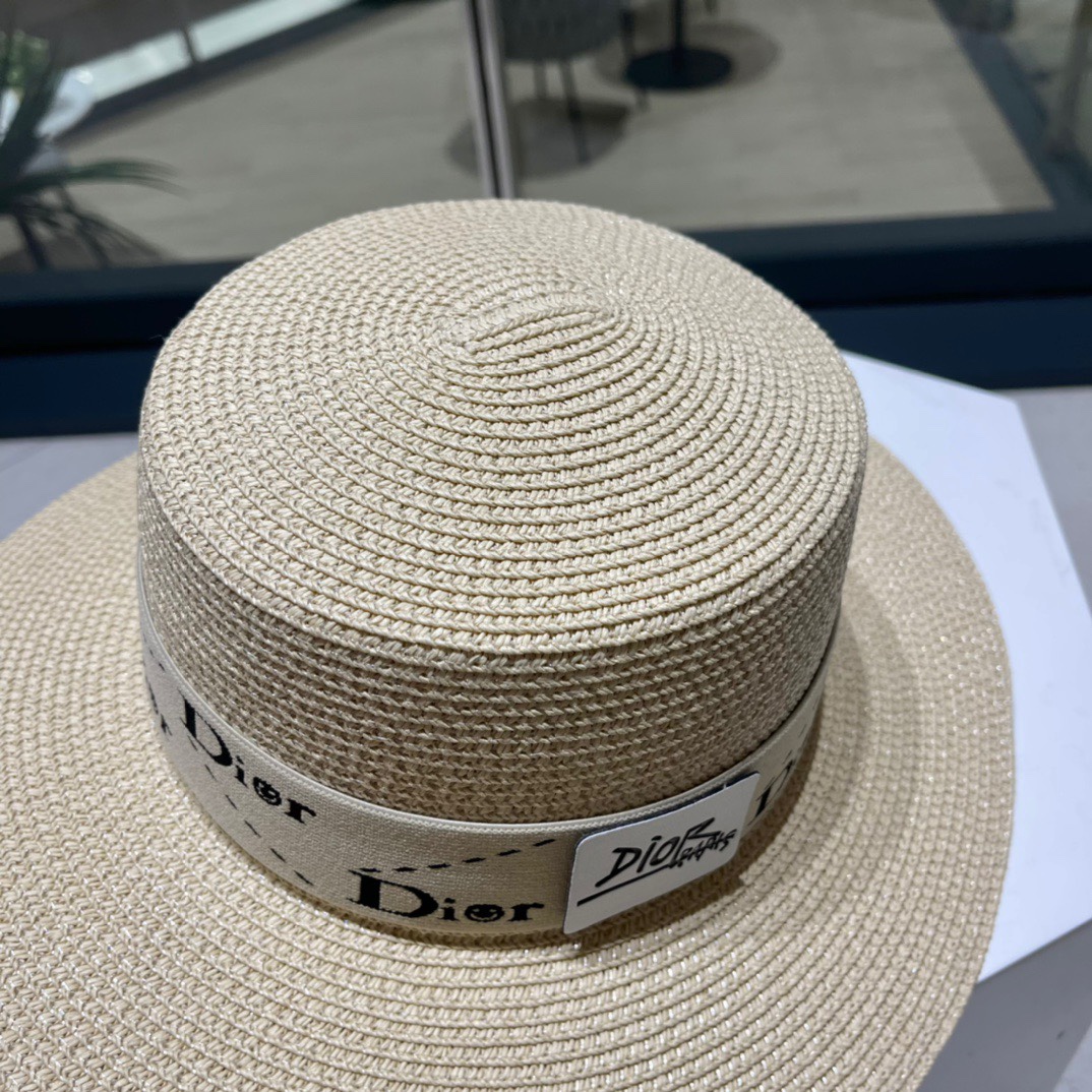 【DIOR迪奥】新款草编遮阳草帽盆帽🤩沙滩风，简约大方，百搭单品～出街首选，新款帽型超美腻，新品上架