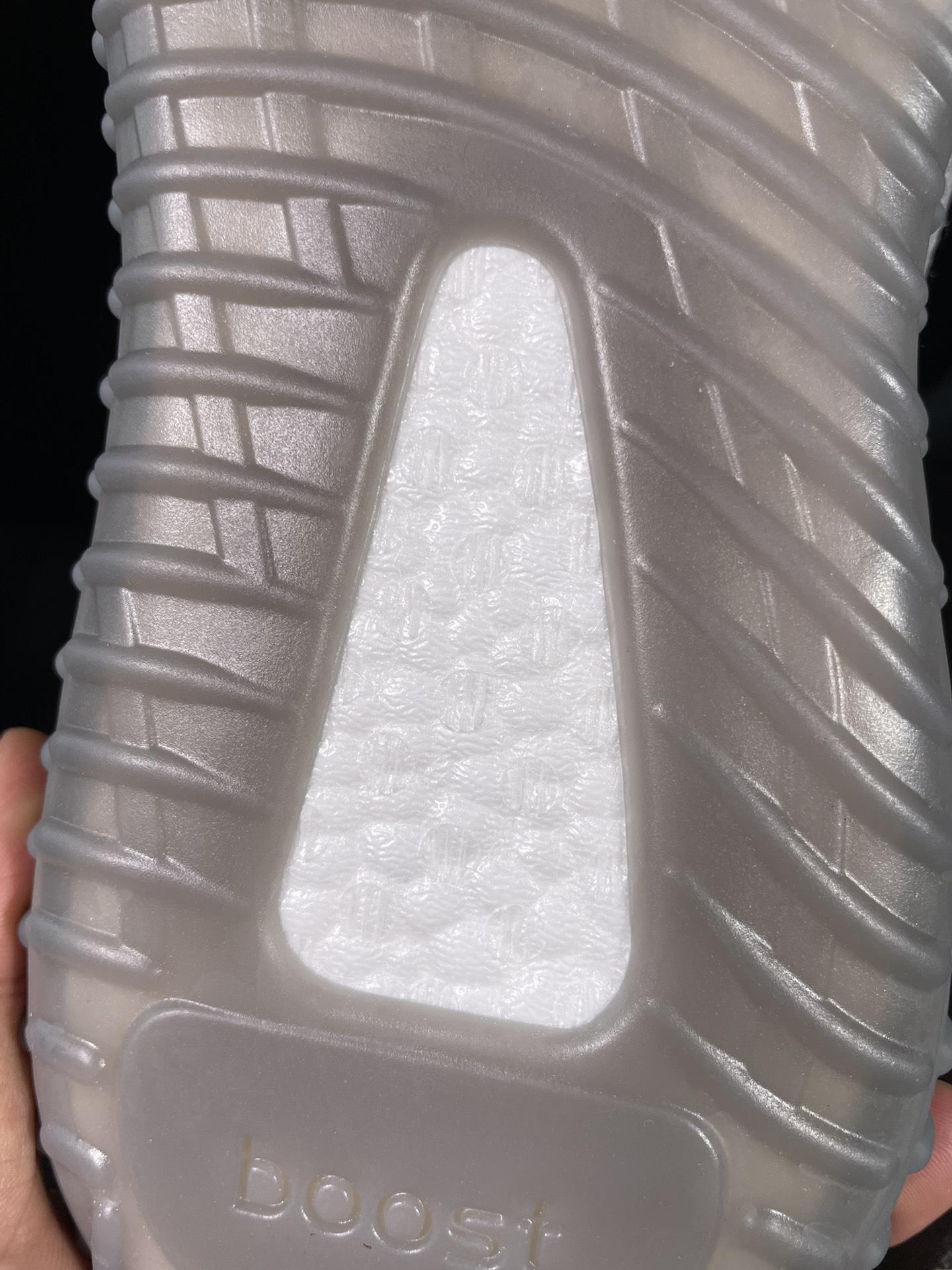 Yeezy 350v2酷灰！最强性价比版本懂货的看鞋型一眼便知 不用赘述货号IF3219 尺码36-47
