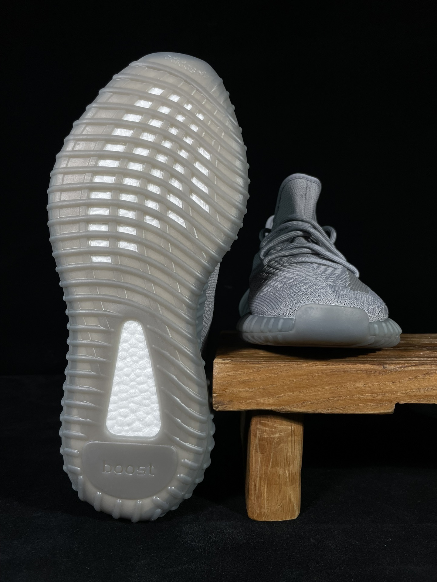 Yeezy 350v2酷灰！最强性价比版本懂货的看鞋型一眼便知 不用赘述货号IF3219 尺码36-47
