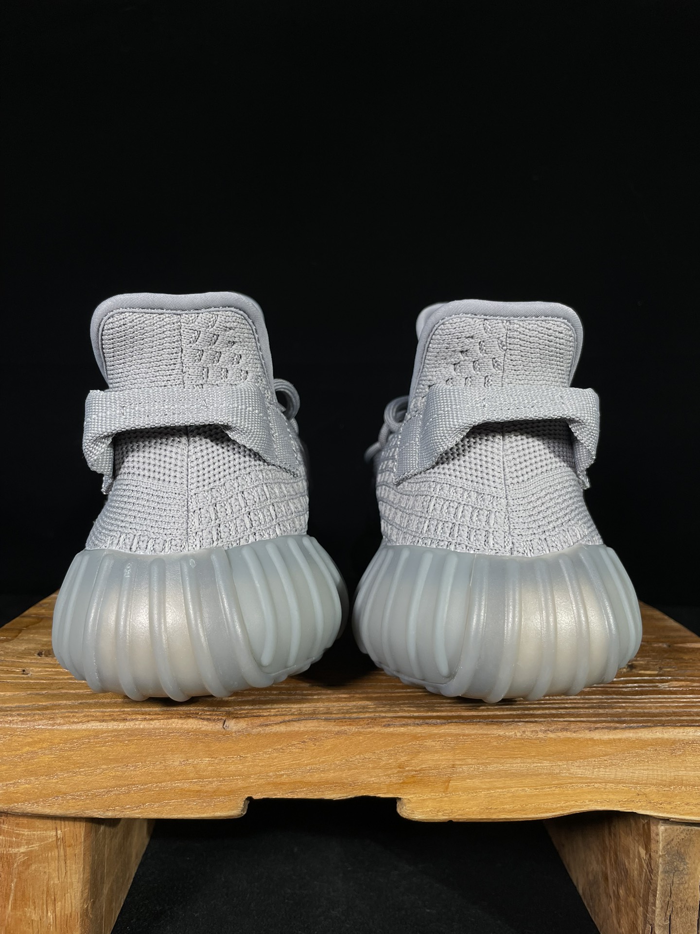 Yeezy 350v2酷灰！最强性价比版本懂货的看鞋型一眼便知 不用赘述货号IF3219 尺码36-47