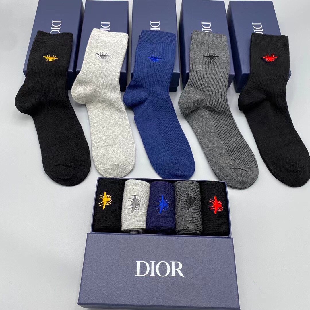Dior迪奥️D家新品中筒袜子️配送