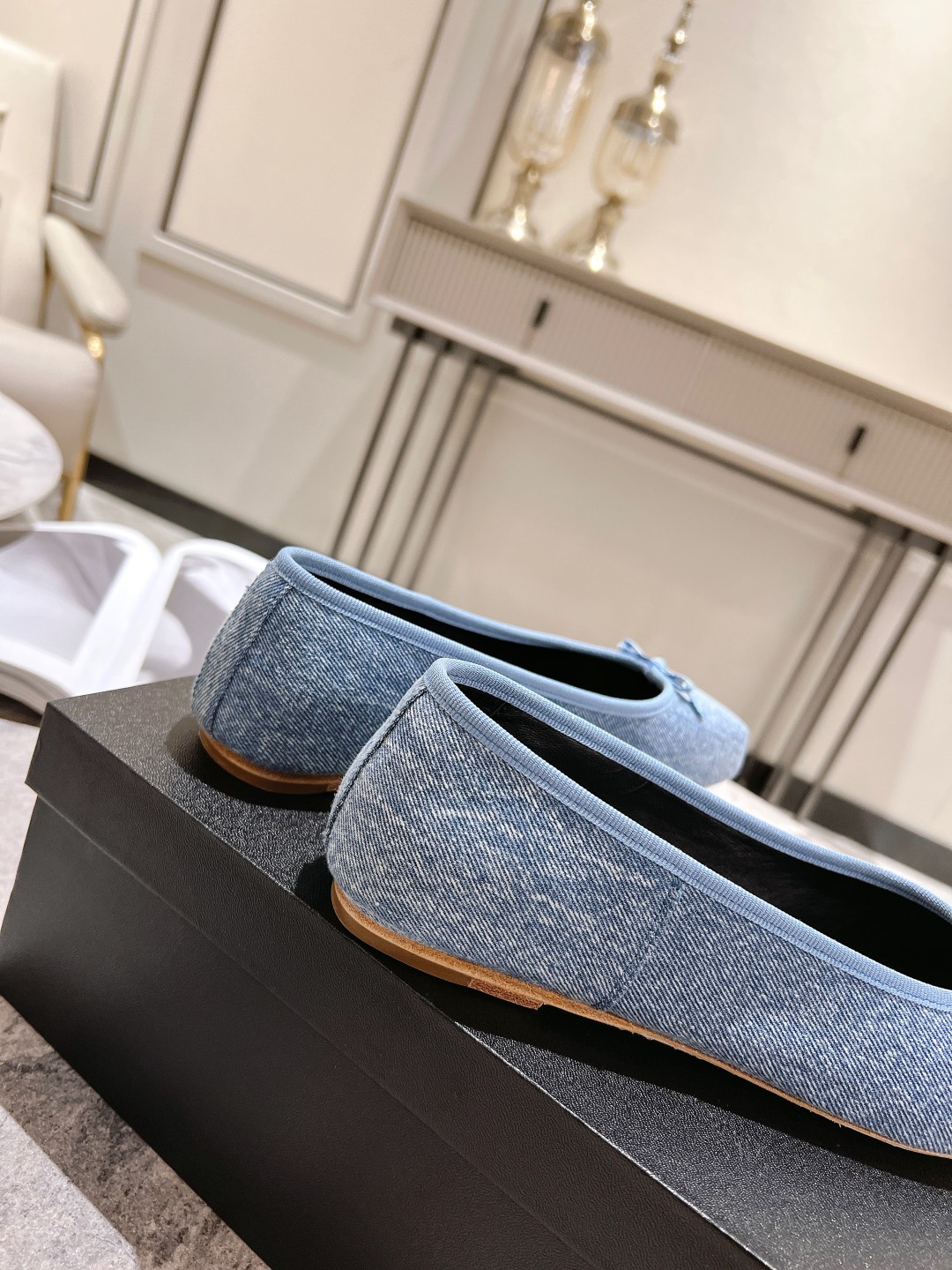 “New Ballet Shoes Collection: Majesty’s Authentic Small Sheepskin Offer” - 图片 9