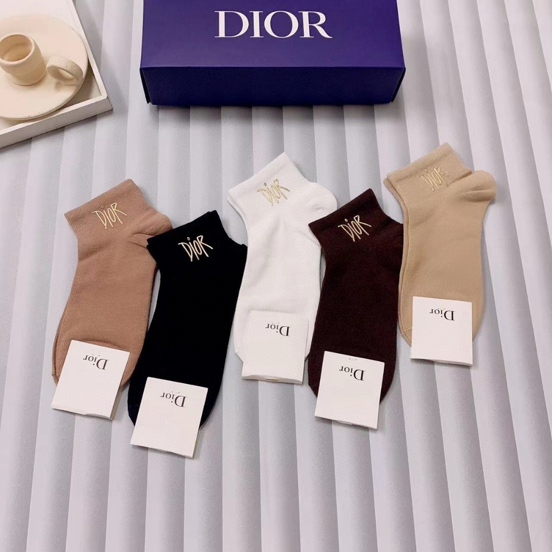 配包装一盒5双Dior迪奥新款烫印字