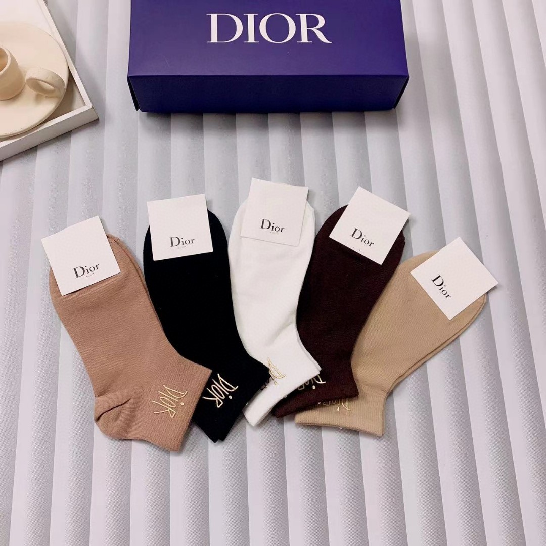 配包装一盒5双Dior迪奥新款烫印字