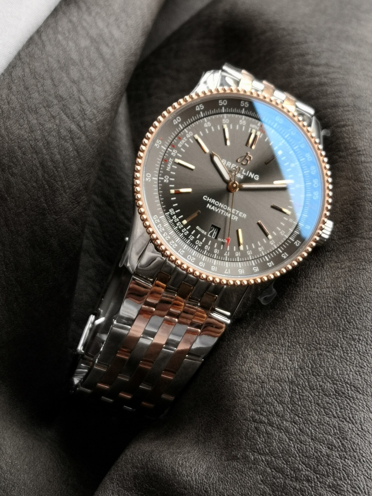 NO:391756,V7 factory has accumulated a lot of money and released the latest super version of the Aviation Chronograph 1 series 41mm, exquisite craftsmanship, from the inside out, another seven-star recommended high-quality products 1. V7 factory aviation Chronograph 41mm is the only version in the industry that purchases genuine mold opening and provides original comparison and evaluation. Its data and details can be perfectly synchronized with the authentic products 2. Thanks to the original level of the V7 factory's original factory-level literal craftsmanship, with the original support, its literal color, scale details, and fonts have been perfectly copied by the authentic products, making it difficult to distinguish male and female. 3. A major feature of the aviation chronograph watch - the flight sliding ruler, V7 is the only version in the industry that can be matched and the scale can be corrected. The rotation force is just right to match the original 4. The case imported 316L stainless steel top-level craft polishing, the lines and details are perfectly consistent with the authentic products, thin and delicate, providing a comfortable wearing experience  5. The movement uses the original Swiss top fine grinding SW movement that is completely consistent with the authentic product at all costs (not ordinary white and gold machines, the movement is perfectly fish scale pattern and Geneva pattern are perfectly consistent with the authentic product), and its appearance and performance are no different from the authentic product. The name is true and the cover can be disassembled and the V7 also provides the version of the People-friendly version of the Haigull 2824 movement. 6. The super version uses the authentic stainless steel strap, perfect fit, exquisite polishing, and the overall original texture is presented 7. The bottom cover wing logo engraving pattern and engraving are perfectly cloned, without any flaws, the new buckle is newly opened to ensure that the inside and outside details can be perfectly synchronized with the authentic V7 factory aviation timing 41mm, a truly super work. A good product with perfect craftsmanship and craftsmanship are once again refreshing the industry standard!  Beyond the original order, perfect presentation. Enjoy more than 30,000 authentic experience for a fraction of the price. I recommend excellent works, stuart weitzman19860909V7厂厚积薄发,发布最新超级版本航空计时1系列 41mm,精湛工艺,由内而外,又一七星推荐精品 1.V7厂航空计时41mm是行业此款唯一购买正品开模且提供原装对比评测的版本,其各方面数据 细节均可完美同步正品 2.得益于V7厂原厂级别的字面工艺,原装加持下,其字面颜色,刻度细节,字体均已完美复制正品,难辨雌雄 3.航空计时腕表的一大特色－飞行滑尺,V7是行业唯一一家对版且刻度可对正的版本.转圈力度恰到好处的吻合原装 4.表壳进口316L精钢顶级工艺打磨,线条及细节均与正品完美一致,纤薄细致,提供舒适的佩戴体验 5.机芯不惜成本采用同正品完全一致的原装瑞士顶级精磨SW机芯（非普通白机金机,机芯完美鱼鳞纹及日内瓦纹跟正品完美一致）,其外观 性能已丝毫不差于正品.名副其实拆盖也可乱真且V7同样提供亲民版海鸥2824机芯的版本. 6.超级版本采用正品一致的精钢表带,契合度完美,打磨精致,整体呈现原装质感 7.底盖翅膀logo雕刻图案及刻字完美克隆,毫无破绽,新款表扣全新开模,确保内外细节均能完美同步正品V7厂航空计时41mm,真正超级之作.一款材质,工艺完美同步正品的佳品,再次刷新行业标准！超越原单,完美呈现.零头价格享受三万余真品体验,怒荐佳作,,stuart weitzman,Watch