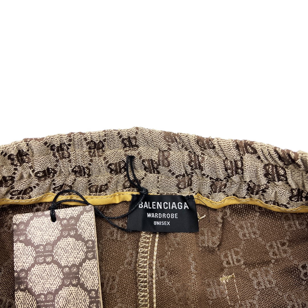 180 Balenciaga x Gucci 联名提花卡其色短裤