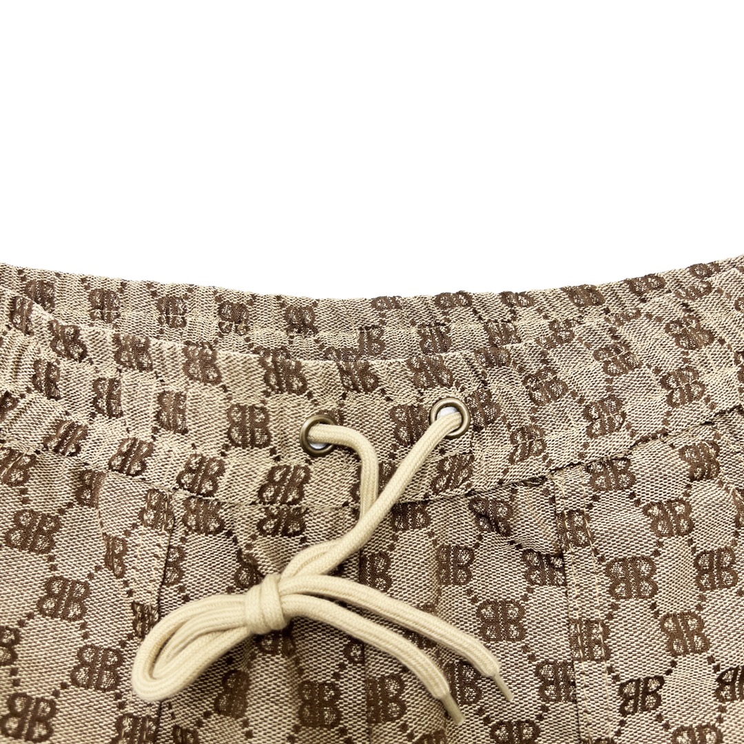 180 Balenciaga x Gucci 联名提花卡其色短裤