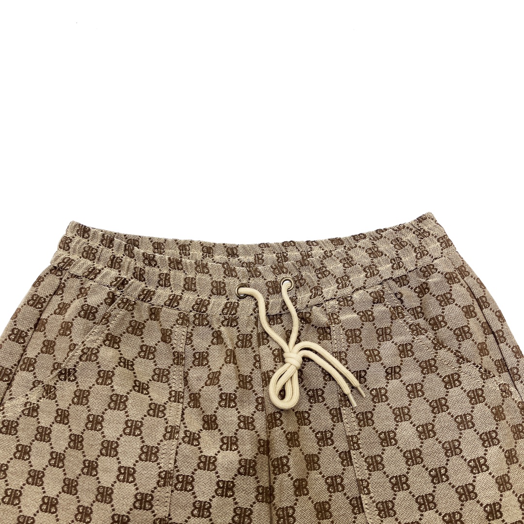 180 Balenciaga x Gucci 联名提花卡其色短裤