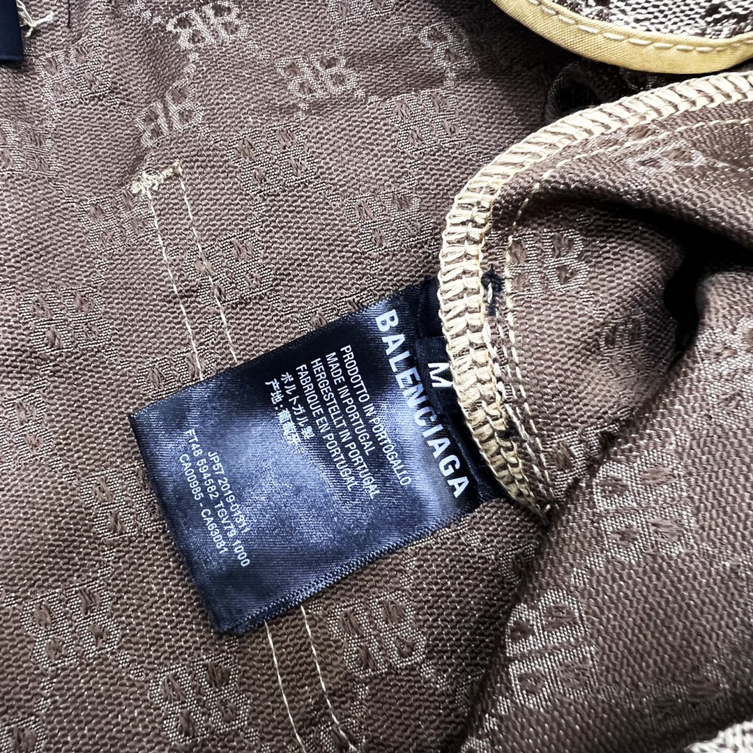 180 Balenciaga x Gucci 联名提花卡其色短裤