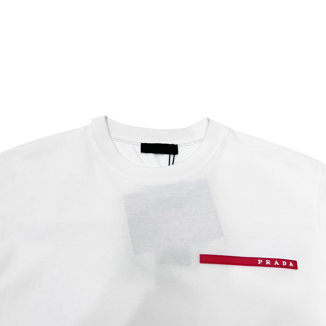 170 Prada/普拉达 23ss 丝绸拼接红色饰条短袖