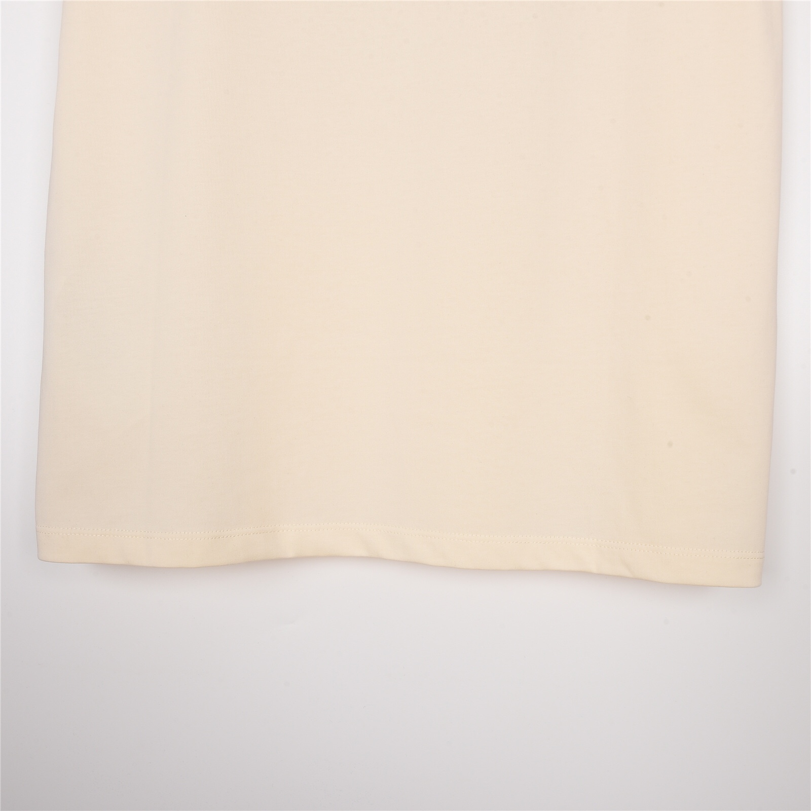 上新170 GUCCI/古驰 23Fw兔年限定圣诞兔印花短袖T恤