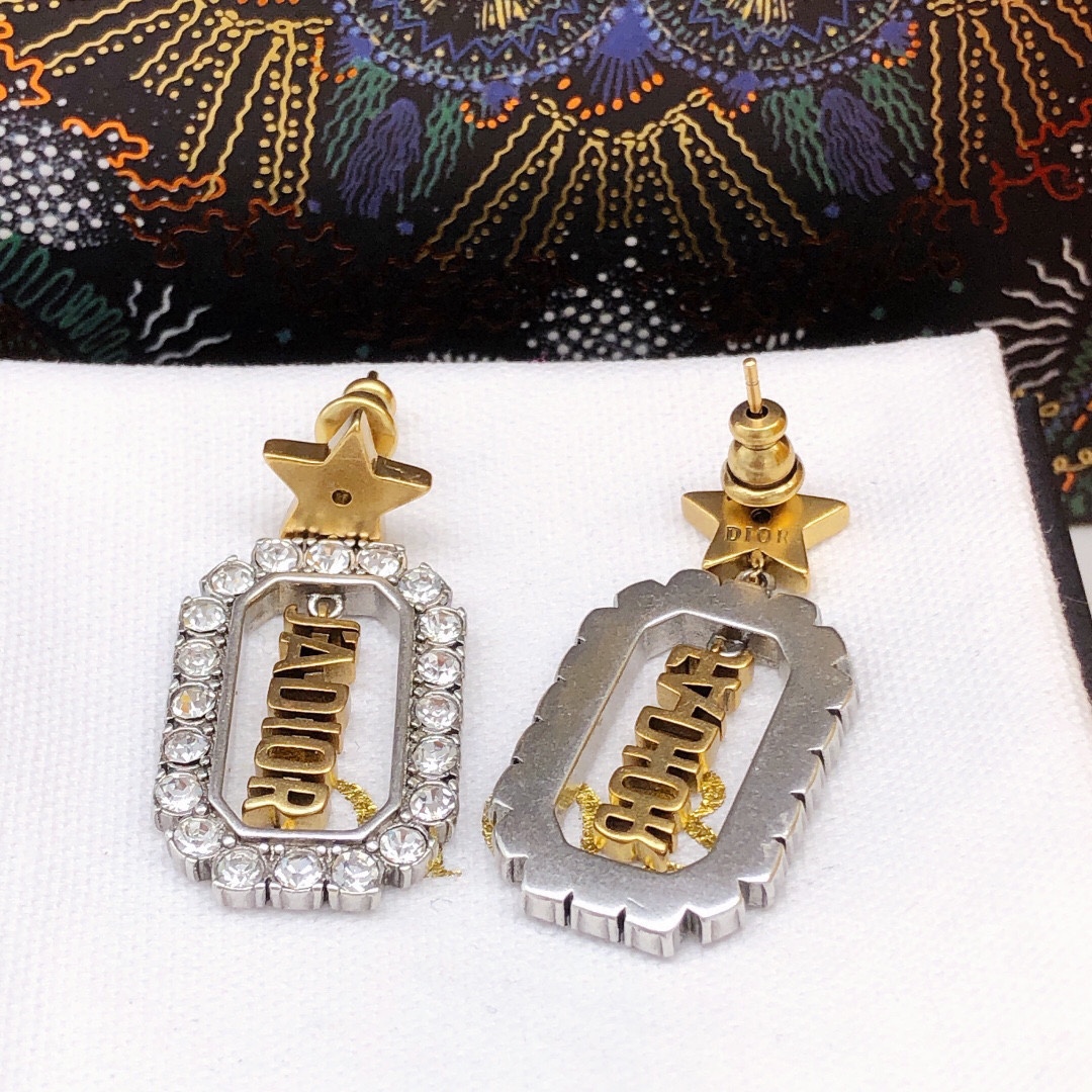 编号DED0019❤️新品❗☀原单货 ☀2020新款JADIOR迪奥星星耳钉☀专柜一致黄铜材质 超级有质