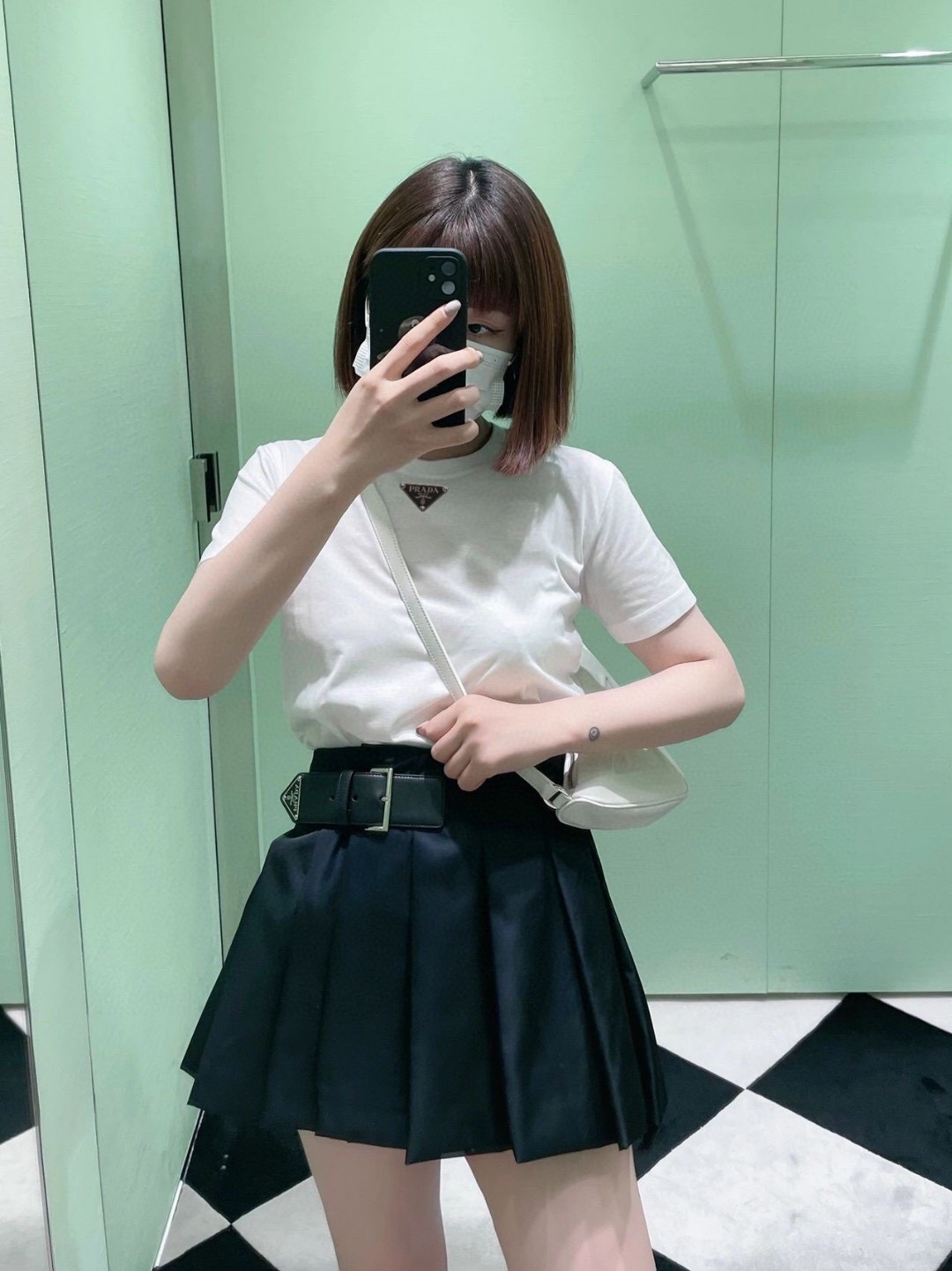 Prada/普拉达 23Ss领口经典三角标短袖T恤