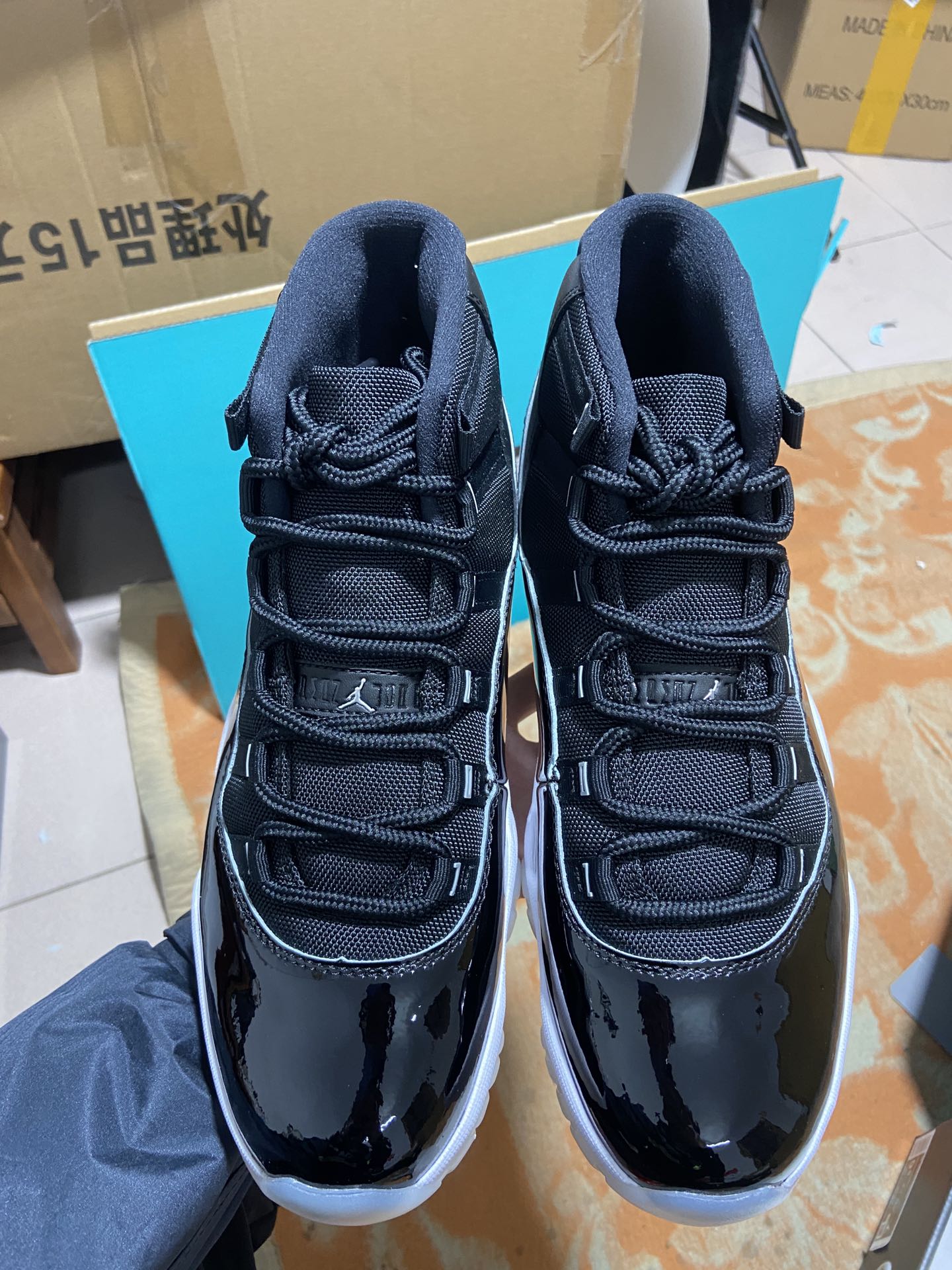 AJ11黑银尺码40-47.5总裁R