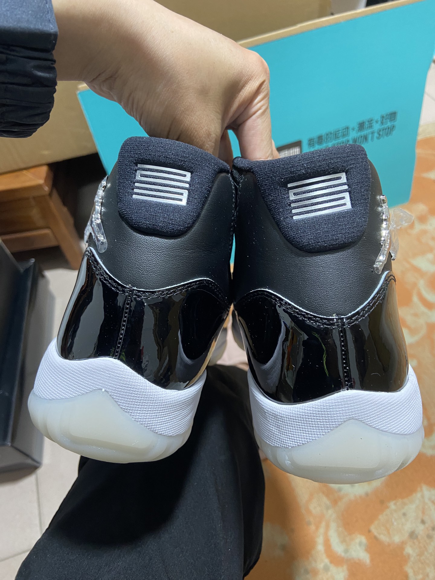 AJ11黑银尺码40-47.5总裁R