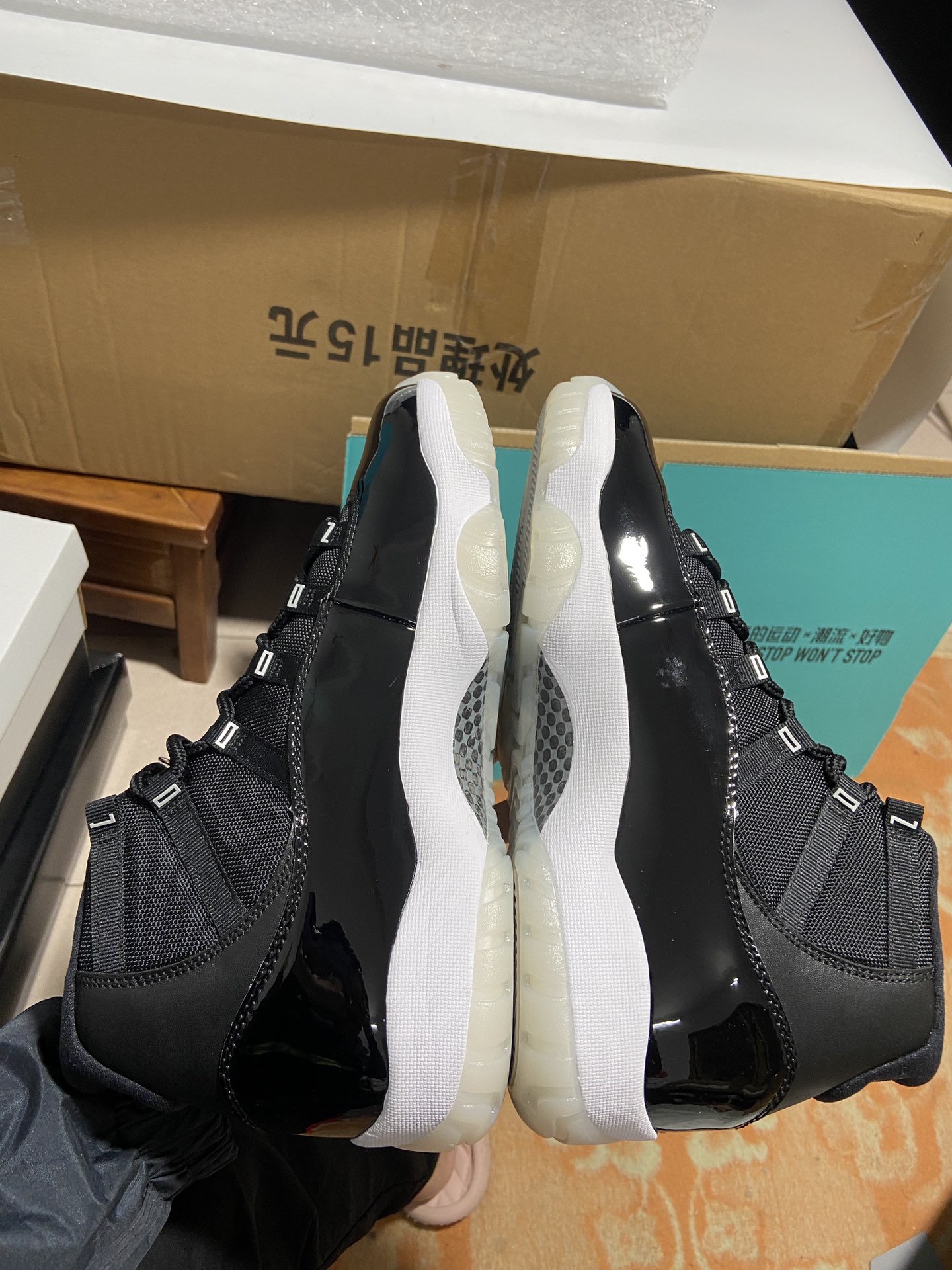 AJ11黑银尺码40-47.5总裁R