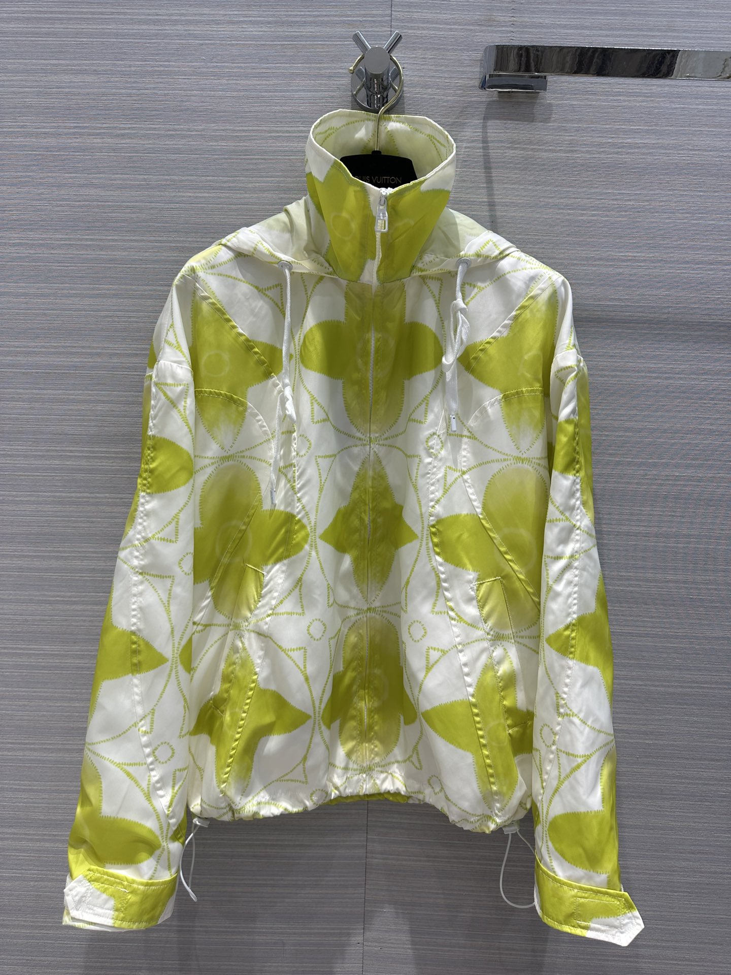 Louis Vuitton Clothing Coats & Jackets Windbreaker White Printing Spring/Summer Collection Hooded Top