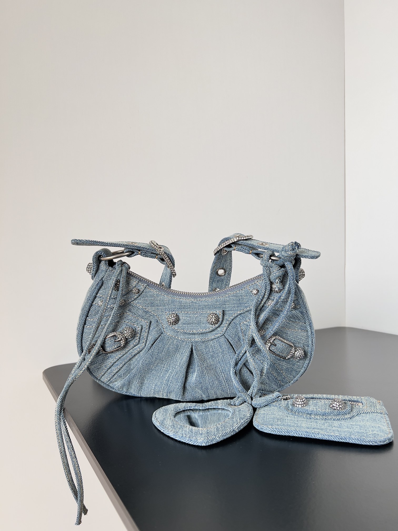 26cm denim blue double 11700 Balenciaga moon bag Le Cagole series handbags combine their classic motorcycle rivet elements with the popular under