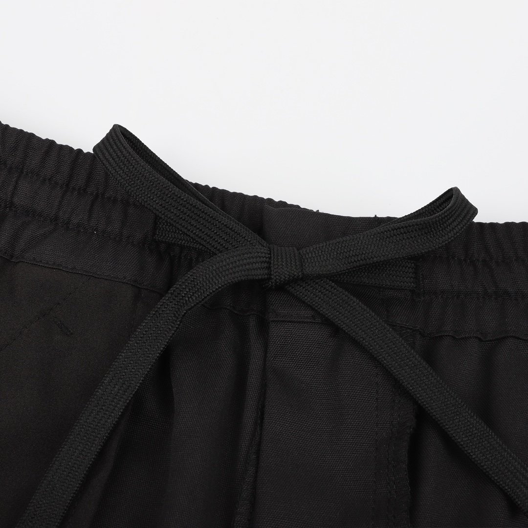 220 Burberry/巴宝莉 刺绣LOGO多口袋工装短裤