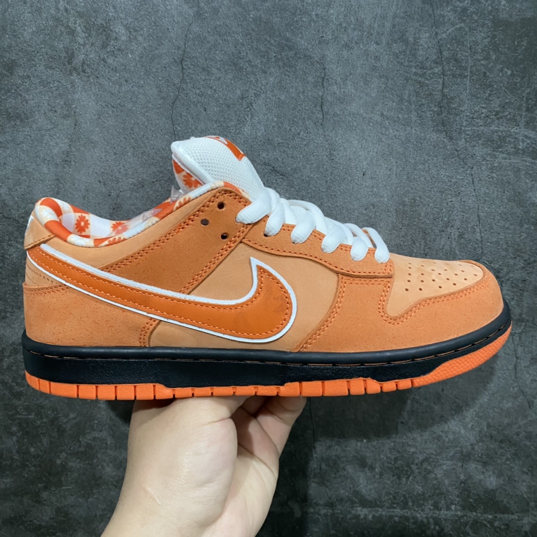 OG纯原 波士顿知名鞋店重磅联名nConcepts x NK SB Dunk Low \”Orange Lobster\” 橙龙虾 FD8776-800 圈内最强 零售首选 独家原厂航空铝磨具打磨大底 鞋头坡度极致还原 原盒原配 圈内天花板工艺 原厂冲刀 超高清洁度 全鞋零毛边皮料切割 全套原楦原模倾力打造完美版型 采用原厂百宏鞋带以及原厂百宏织唛舌标 内标可供原厂几率过验 原厂中底布黄色点胶 原厂中底布拉帮走线遵循公司‼️nSIZE：36 36.5 37.5 38 38.5 39 40 40.5 41 42 42.5 43 44 44.5 45 46 47.5-莆田鞋批发中心