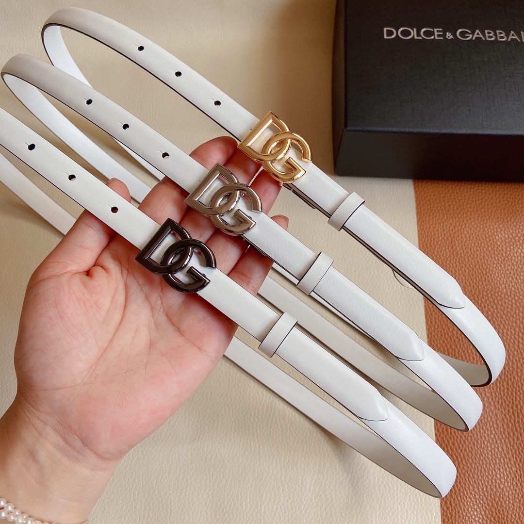 D&G杜嘉班纳双面小牛皮腰带缀以电镀