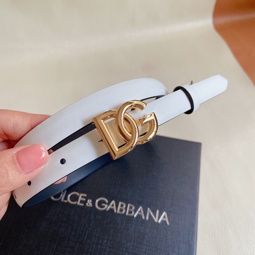 D&G杜嘉班纳双面小牛皮腰带缀以电镀