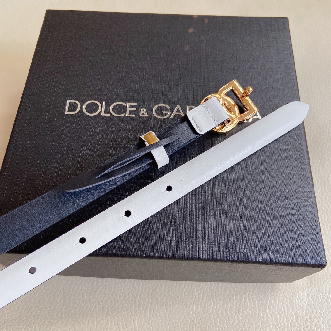D&G杜嘉班纳双面小牛皮腰带缀以电镀