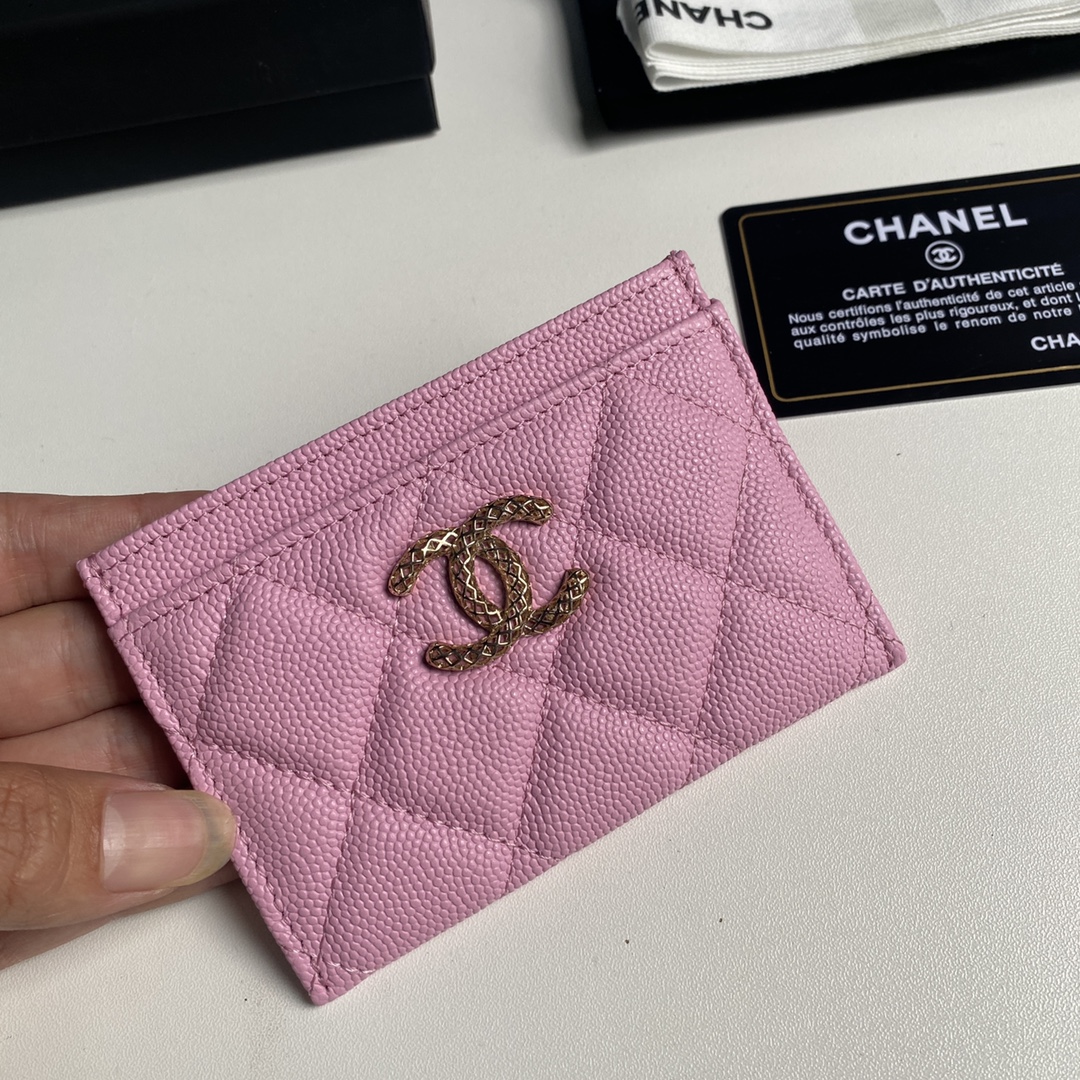 Chanel 新品小香 、菱格纹路 搭配最新款luogo