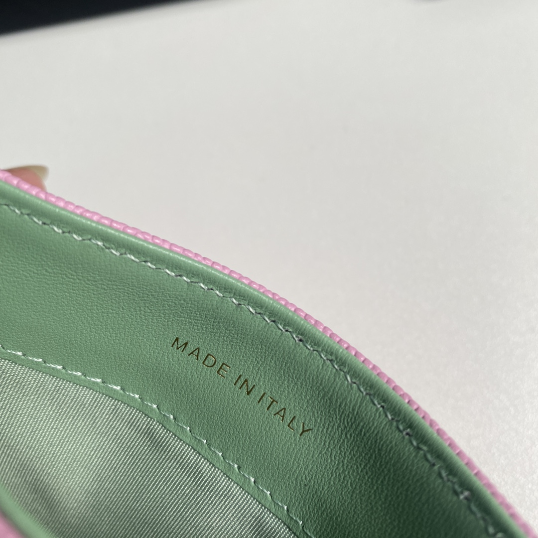 Chanel 新品小香 、菱格纹路 搭配最新款luogo
