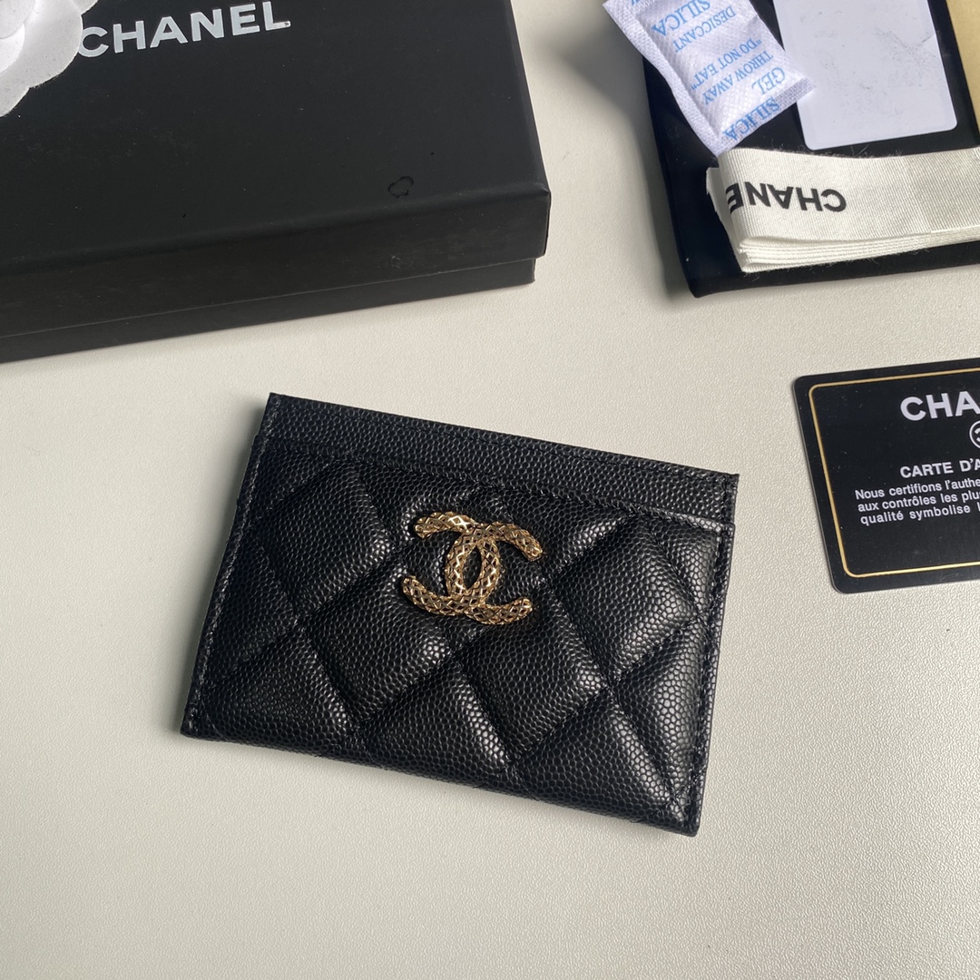 Chanel 新品小香 、菱格纹路 搭配最新款luogo