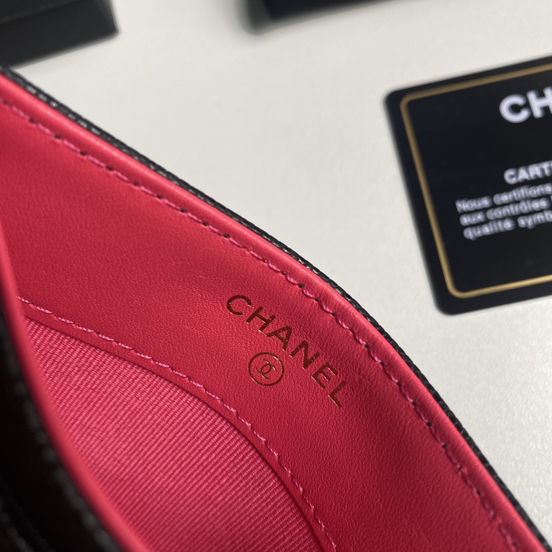 Chanel 新品小香 、菱格纹路 搭配最新款luogo
